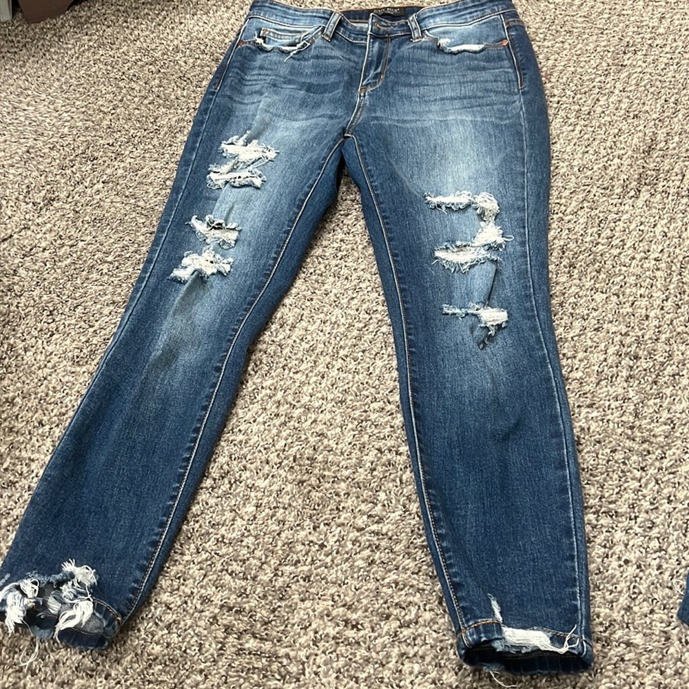 Judy blue skinny fit distressed jeans size 9 or 29.  Stretchy